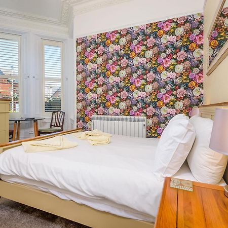 Hillcrest Whitby B&B 외부 사진