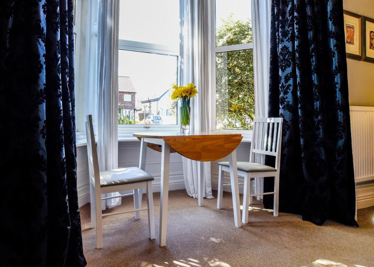 Hillcrest Whitby B&B 외부 사진