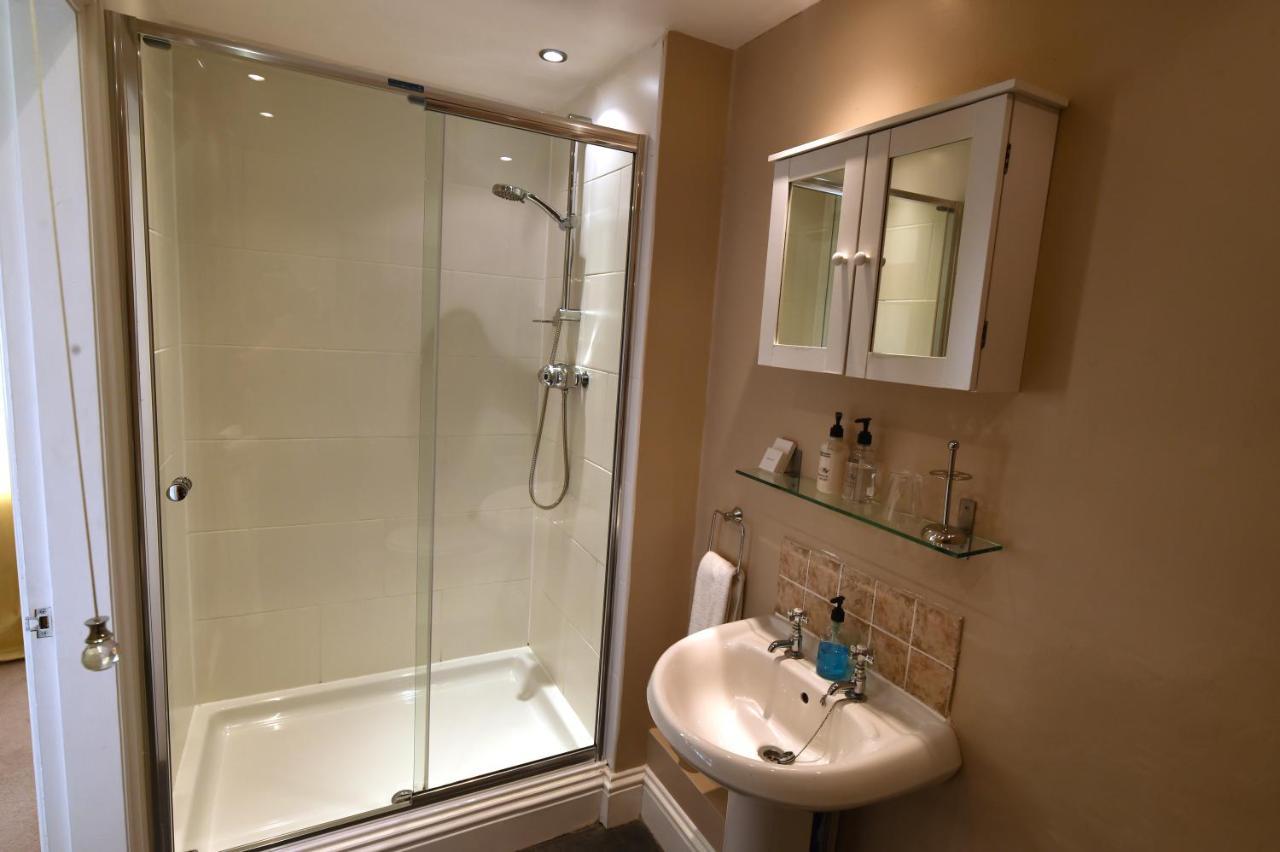 Hillcrest Whitby B&B 외부 사진