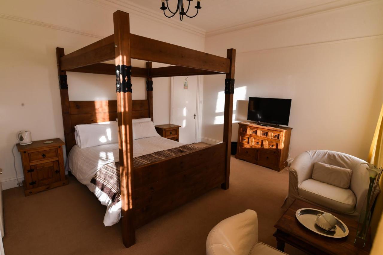 Hillcrest Whitby B&B 외부 사진