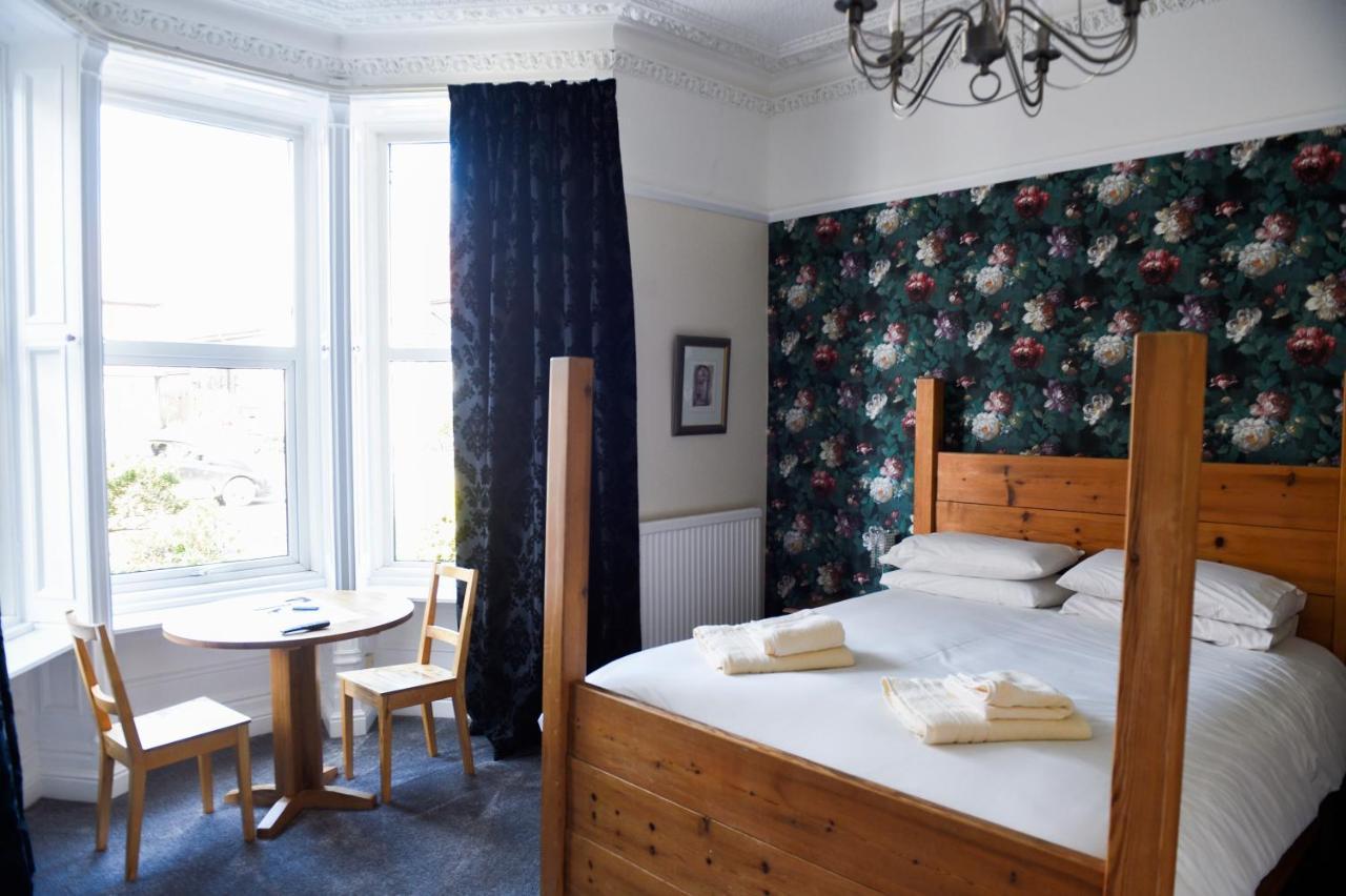 Hillcrest Whitby B&B 외부 사진