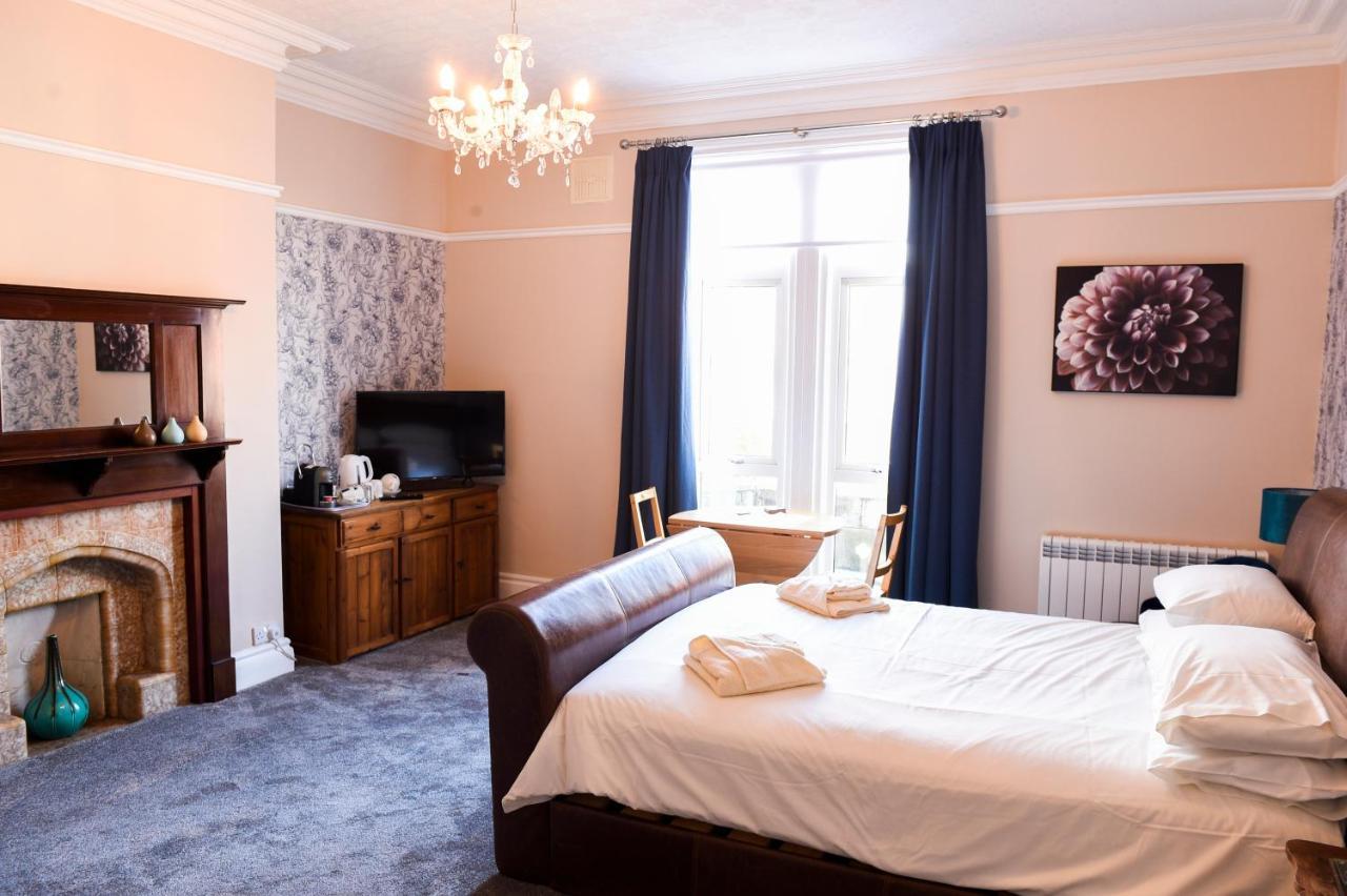 Hillcrest Whitby B&B 외부 사진
