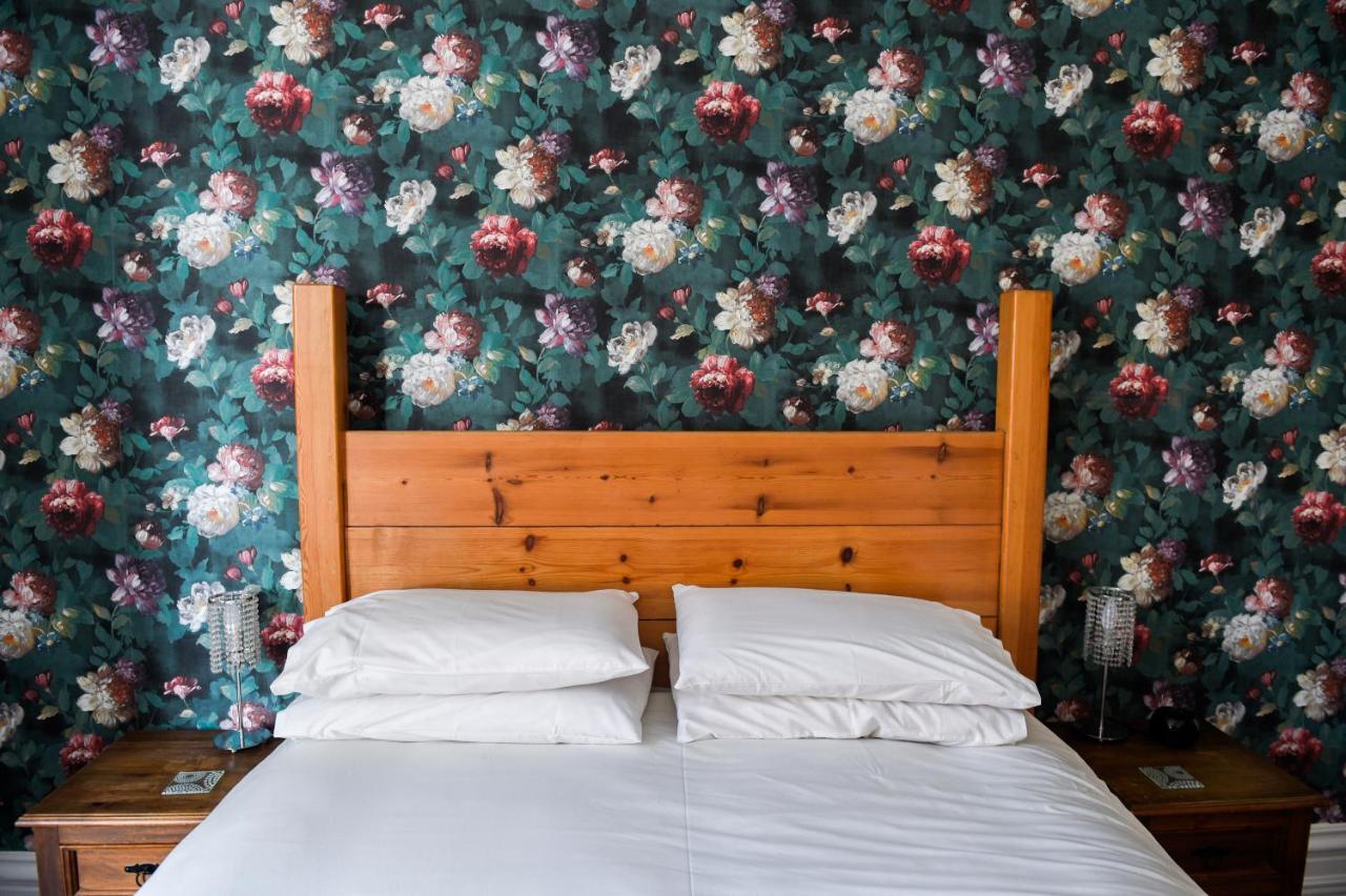 Hillcrest Whitby B&B 외부 사진