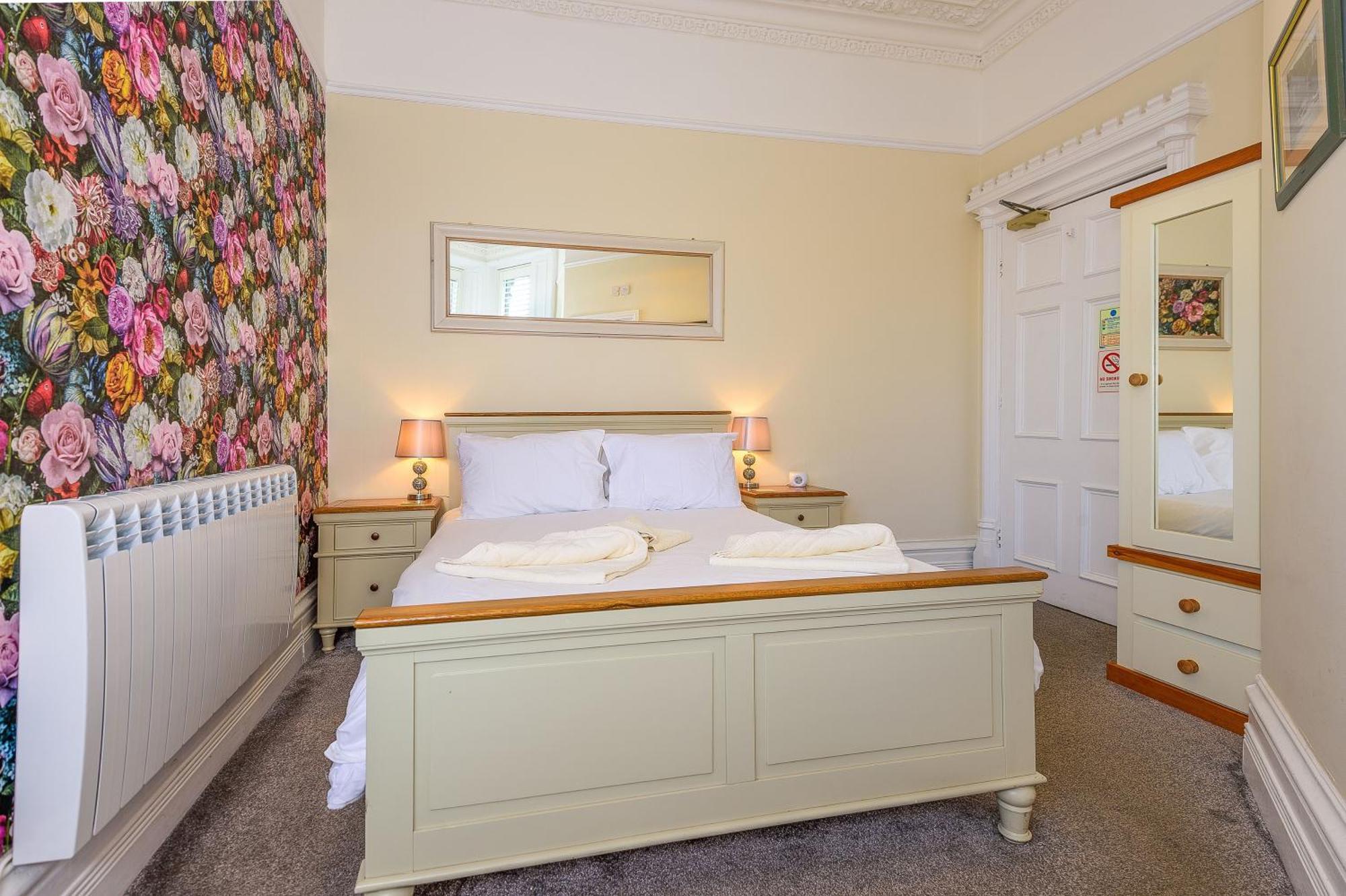 Hillcrest Whitby B&B 외부 사진