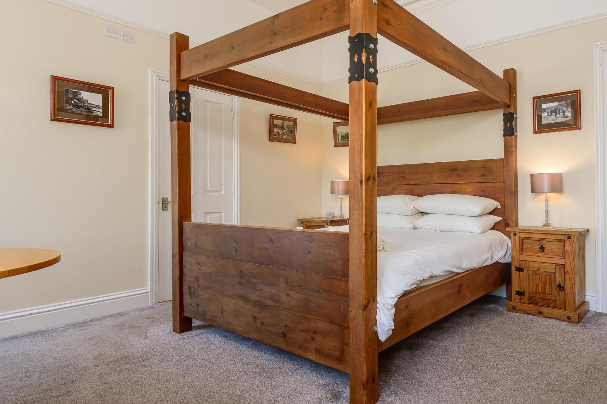 Hillcrest Whitby B&B 외부 사진