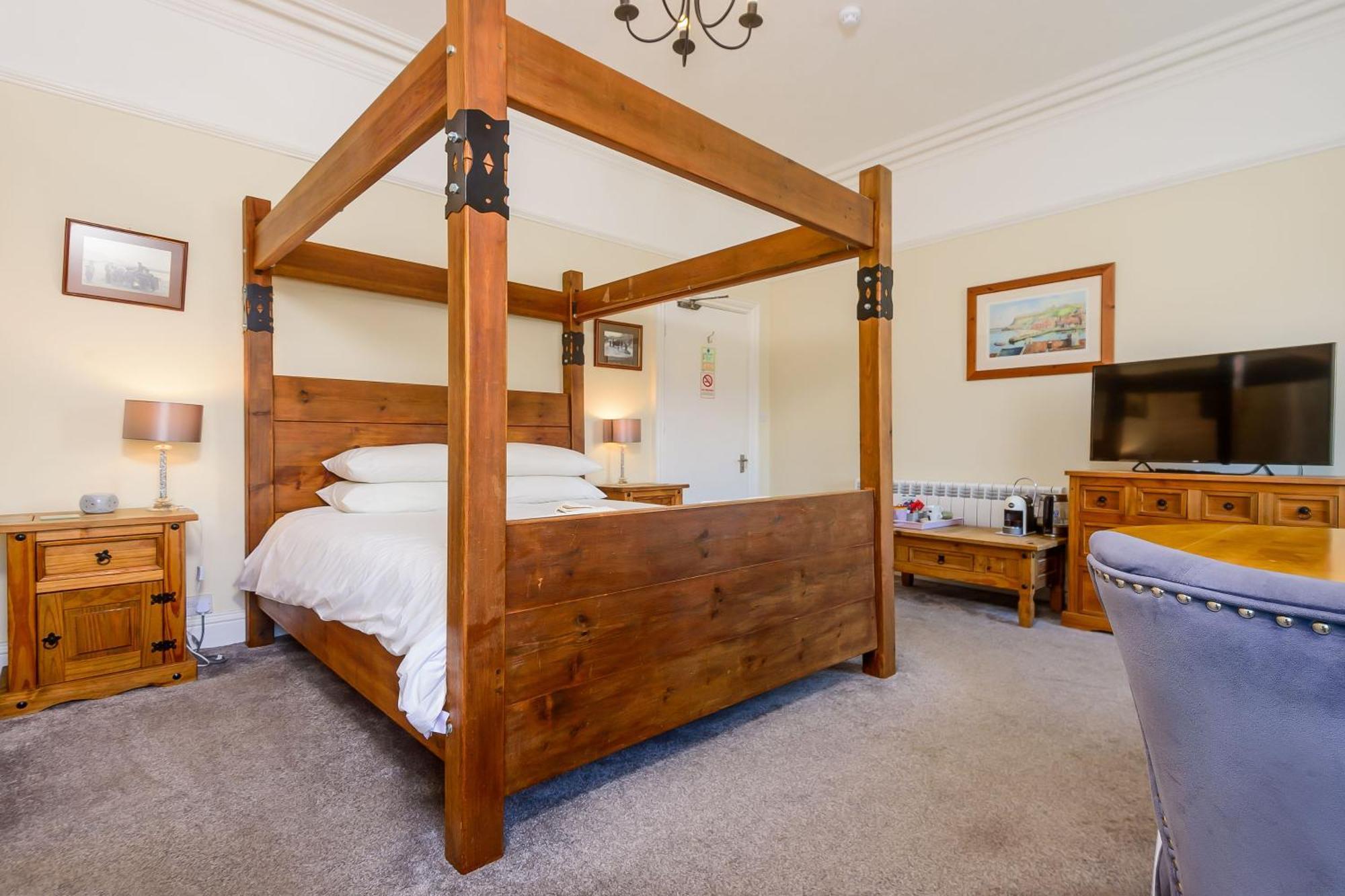 Hillcrest Whitby B&B 외부 사진