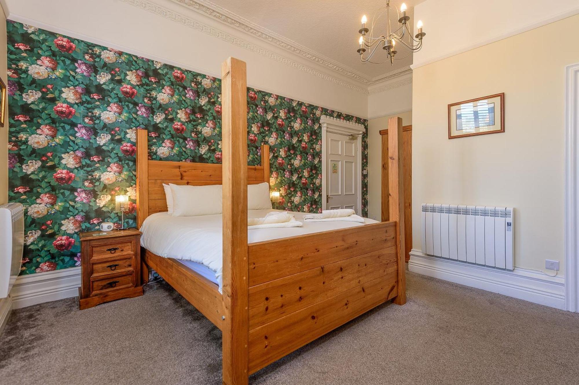 Hillcrest Whitby B&B 외부 사진