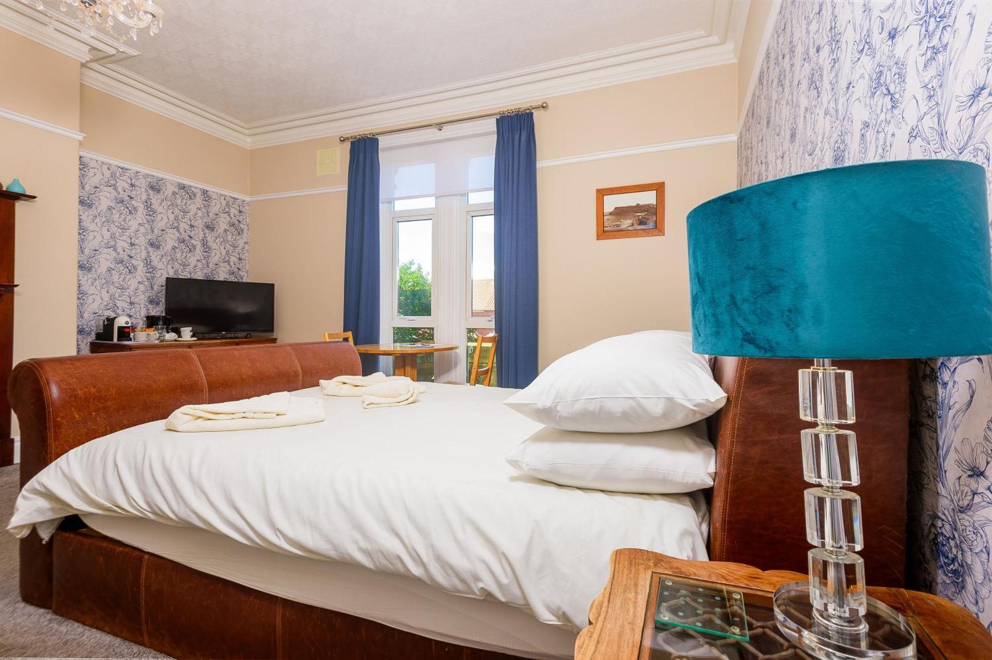 Hillcrest Whitby B&B 외부 사진