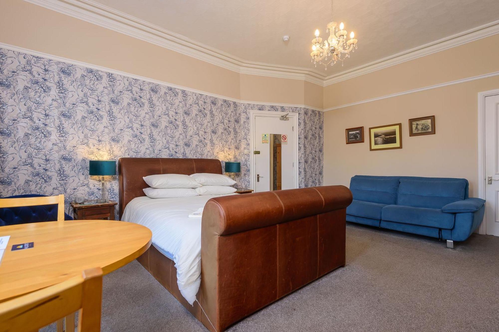 Hillcrest Whitby B&B 외부 사진