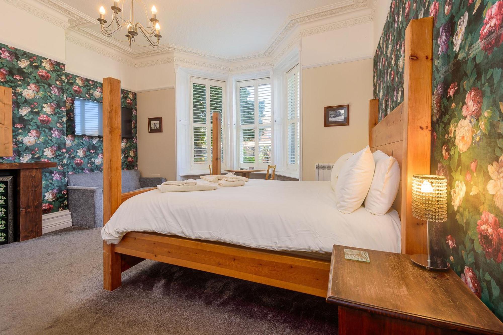 Hillcrest Whitby B&B 외부 사진